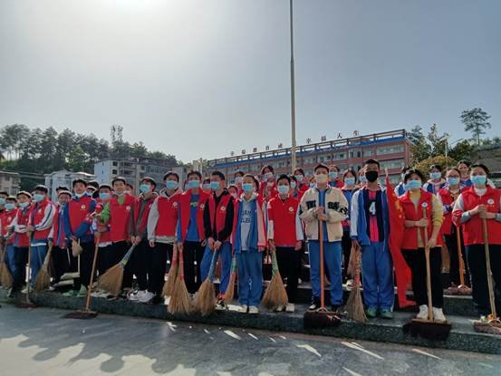 塘渡口中學(xué)開(kāi)展自愿者服務(wù)運(yùn)動(dòng)  ——-共創(chuàng)文明城市、共建文明校園