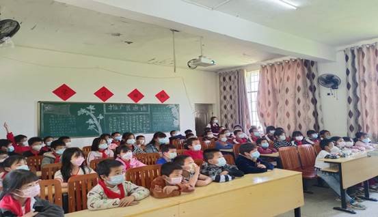 邵陽縣下花橋鎮(zhèn)和平小學(xué)開展“保護(hù)生命”安全教育課