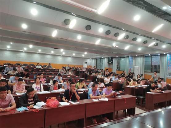 洞口四中召開2021屆高考送考工作人員會議