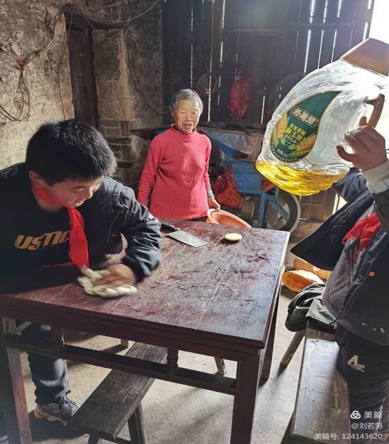 2022年河伯鄉(xiāng)源頭小學“學習雷鋒”運動總 結