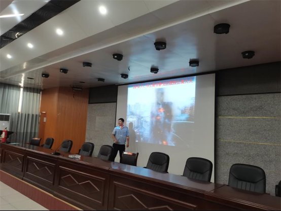 洞口四中舉行教工消防安全知識(shí)培訓(xùn)