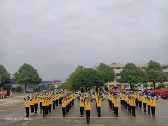 “七彩陽光”伴我成長——新寧縣白沙中間小學舉行慶元旦體操比賽運動