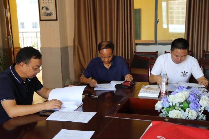 洞口縣思源實(shí)驗(yàn)黌舍正視教后科研