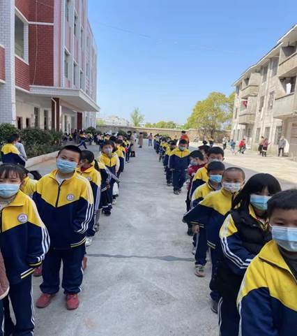 果斷守住疫情防控關卡——邵陽縣白倉鎮(zhèn)中間完小全員核酸檢測