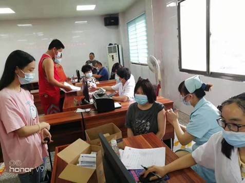 新邵縣嚴(yán)塘鎮(zhèn)中學(xué)有序開(kāi)展第二針疫苗接種工作