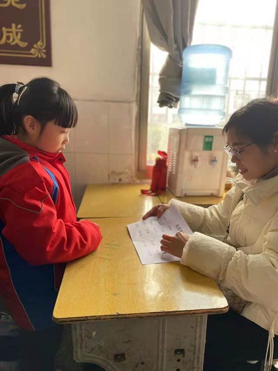 武岡市紅星小學(xué)開展低年級(jí)無紙化期末素質(zhì)測(cè)評(píng)活動(dòng)