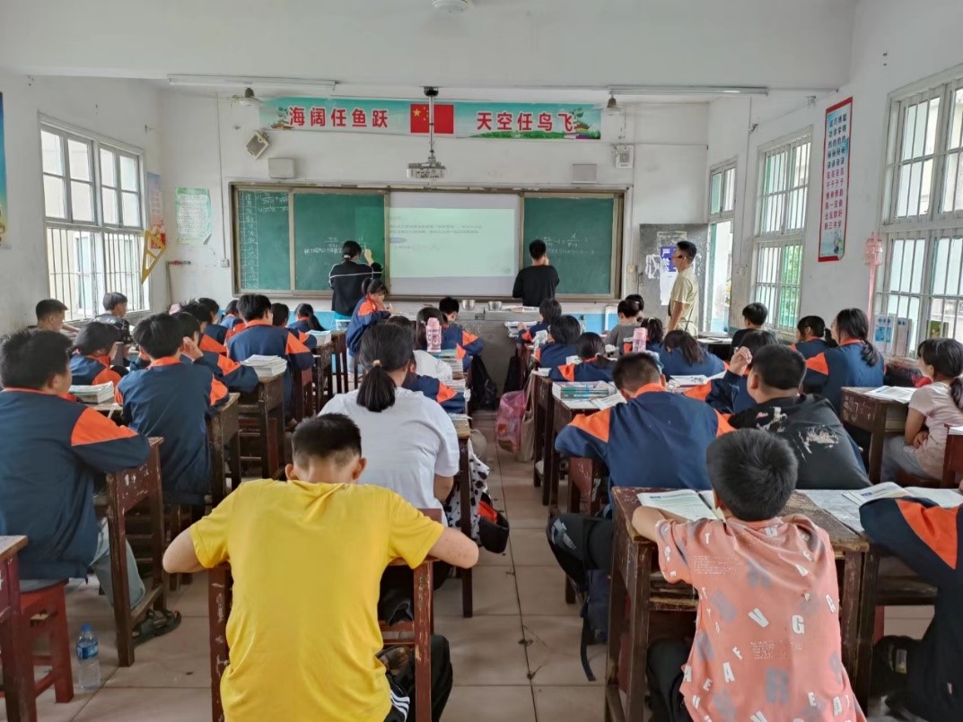 洞口縣山門鎮(zhèn)中學(xué)八年級(jí)數(shù)學(xué)組開展2022年秋季學(xué)期磨課活動(dòng)