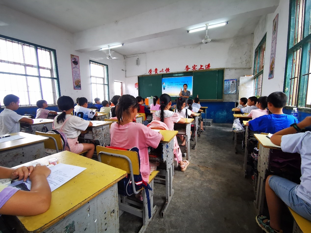 風(fēng)好正是揚(yáng)帆時(shí),不待揚(yáng)鞭自?shī)^蹄