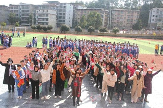 塘渡口中學：熱烈慶祝第112個3·8國際婦女節(jié)