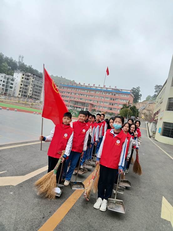 塘渡口中學(xué)開展志愿者服務(wù)活動(dòng) ——-共創(chuàng)文明城市、共建文明校園