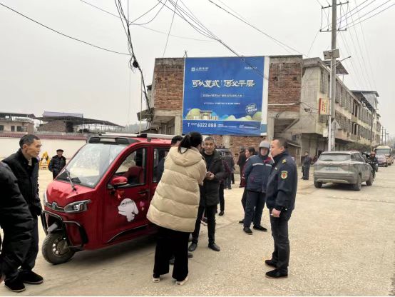 蔡橋中心完小開展非法營運(yùn)車輛專項(xiàng)整治