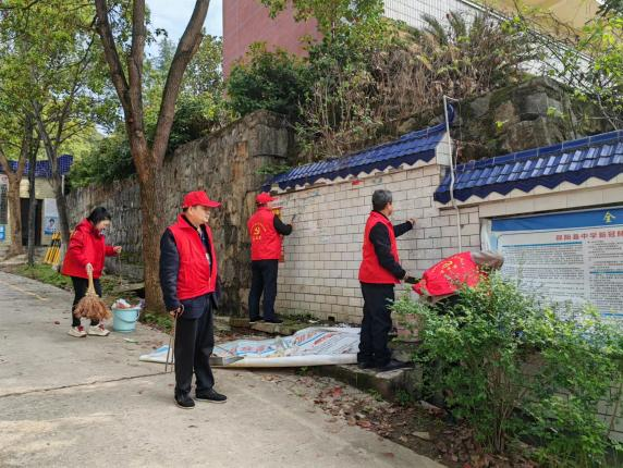 邵陽縣蔡橋鄉(xiāng)中學(xué)黨支部開展環(huán)境衛(wèi)生清掃活動(dòng) 　　　　　　　