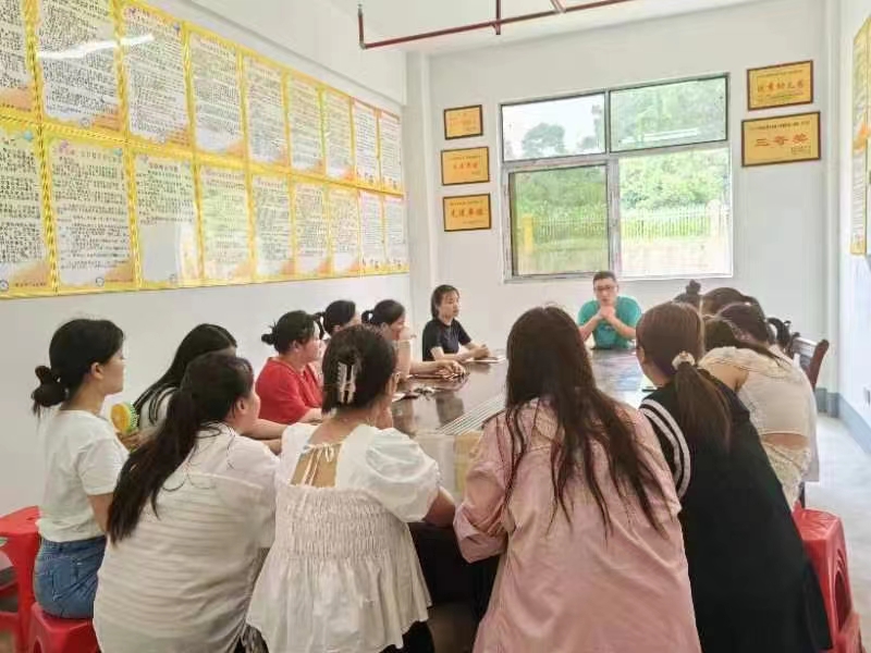 下花橋鎮(zhèn)中心幼兒園召開防溺水安全專題會(huì)議