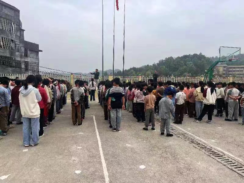 “讓青春微笑起來(lái)”