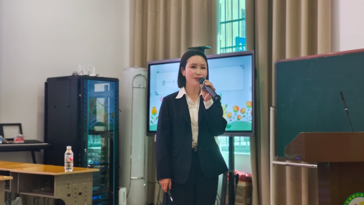 新寧縣藕塘小學教師在班主任基本功競賽中脫穎而出，將赴市參賽