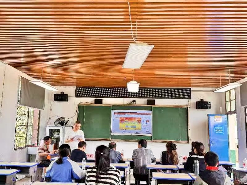 ? ? 蔡橋鄉(xiāng)中心學校隆重舉行“童心向黨——弘揚優(yōu)良家風 爭做時代新人”主題演講比賽