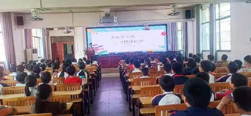 橋協(xié)進(jìn)校園  橋牌潤童年