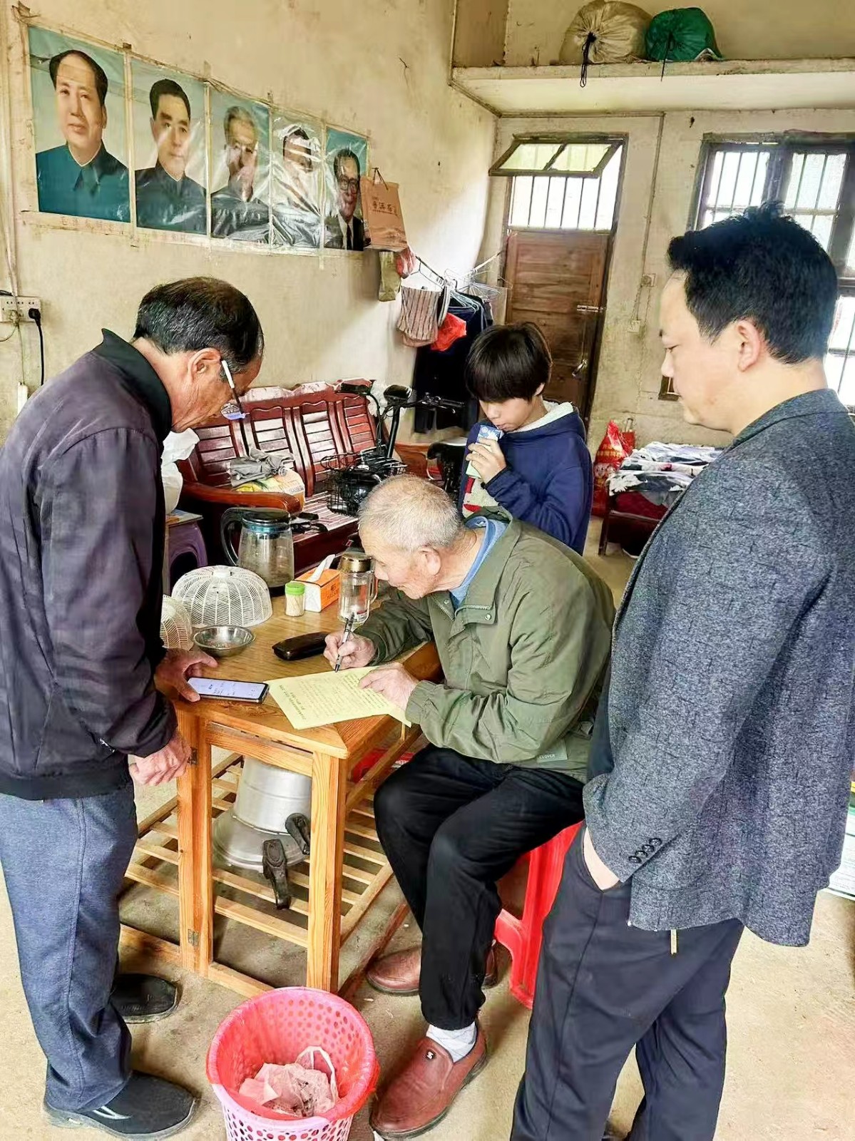 撐起安全防護(hù)傘，共筑盛夏童真夢(mèng)