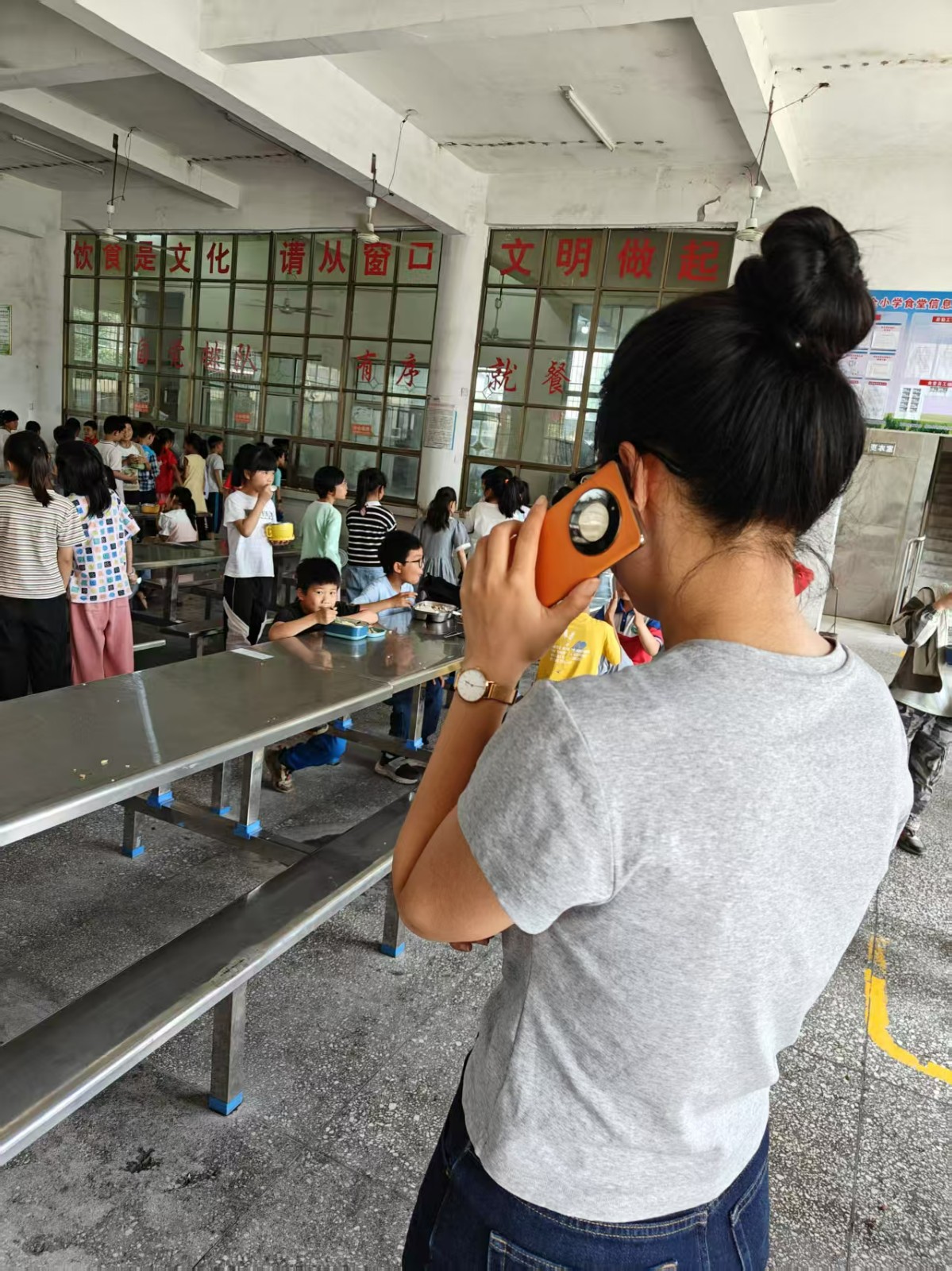 金稱(chēng)市鎮(zhèn)中心完小開(kāi)展食品安全應(yīng)急演練