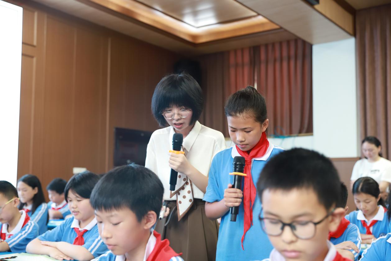 邵東市城區(qū)二小主題式校本研修“壹課堂”推廣展示活動 暨“青藍學院” 團隊競賽活動圓滿落幕