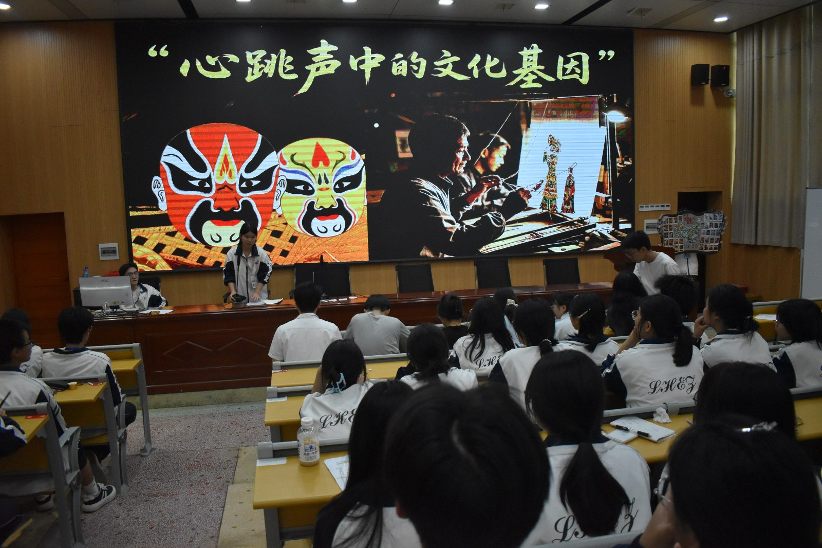 隆回二中舉行研究性學(xué)習(xí)初賽課題多樣貼近學(xué)生實際