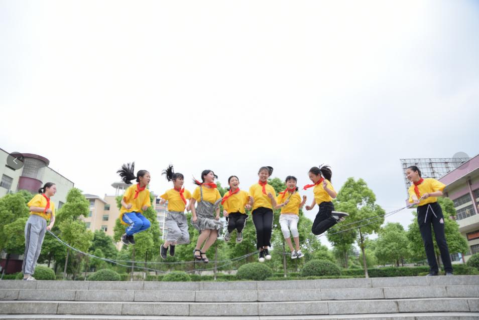 邵東市城區(qū)二小榮獲 “全國(guó)文明校園” 稱號(hào)：向往一種幸福而完整的教育生活