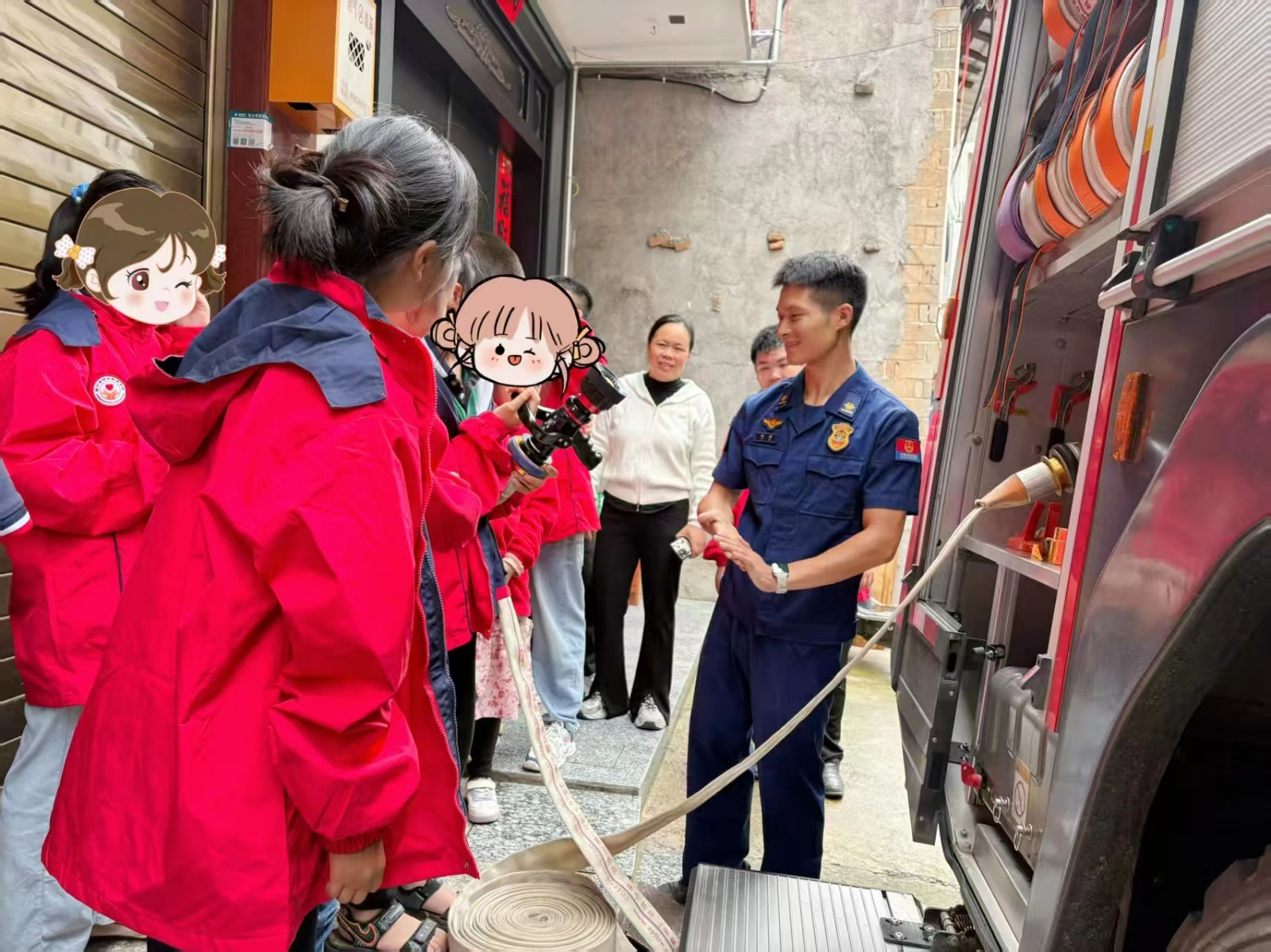 新寧縣特殊教育學(xué)校開(kāi)展“情暖童心，守護(hù)成長(zhǎng)”六一活動(dòng)