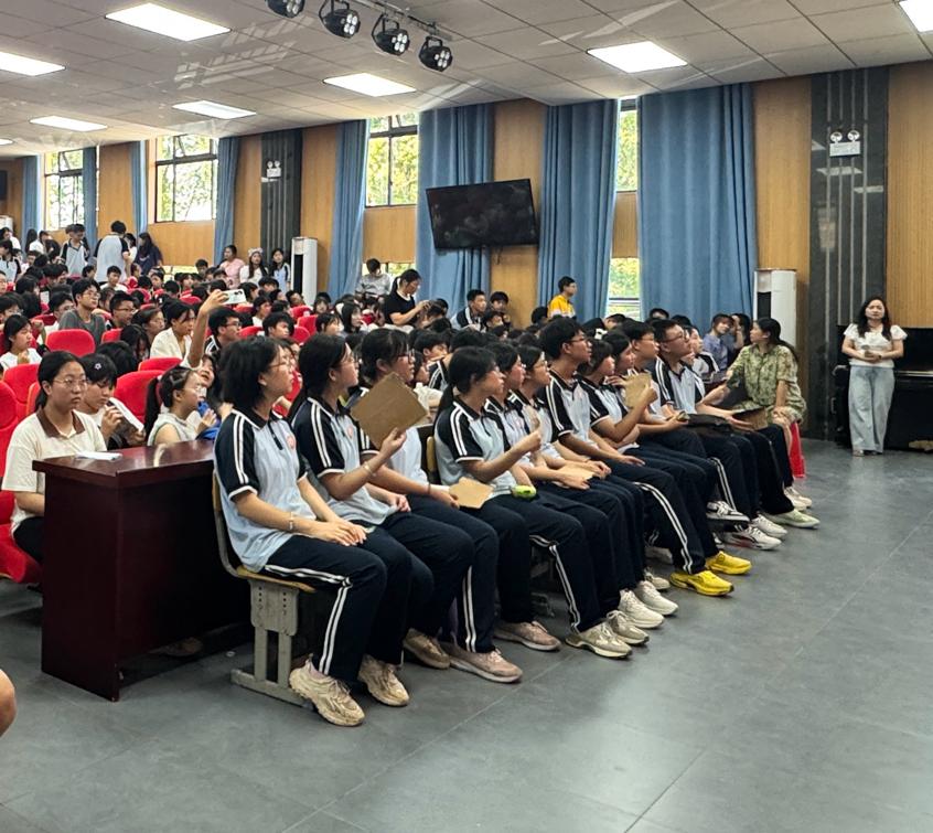 玉田中學舉行2025屆畢業(yè)典禮