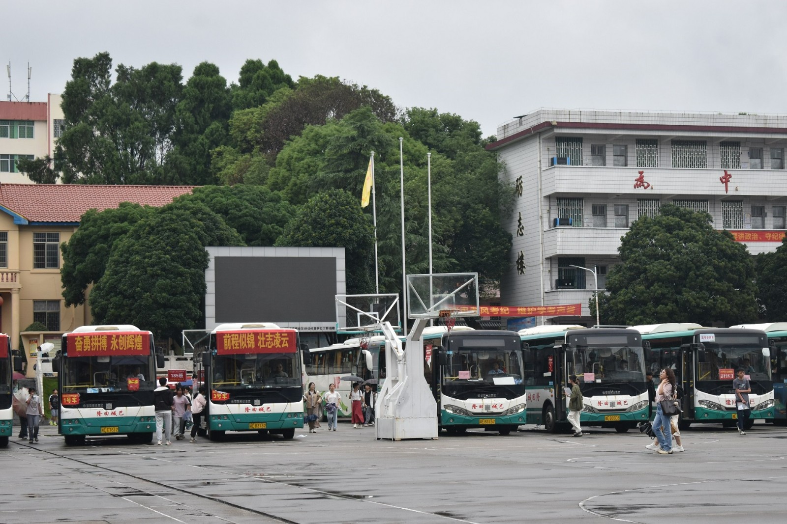 隆回縣2025年初中學(xué)考工作圓滿結(jié)束