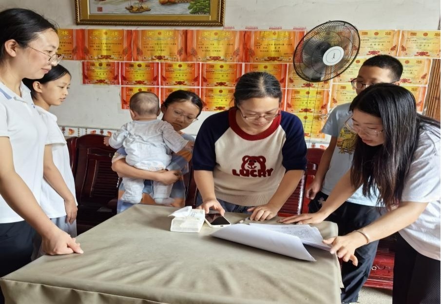 萬塘鄉(xiāng)白馬田中心小學 開展“千師訪萬家”安全行活動