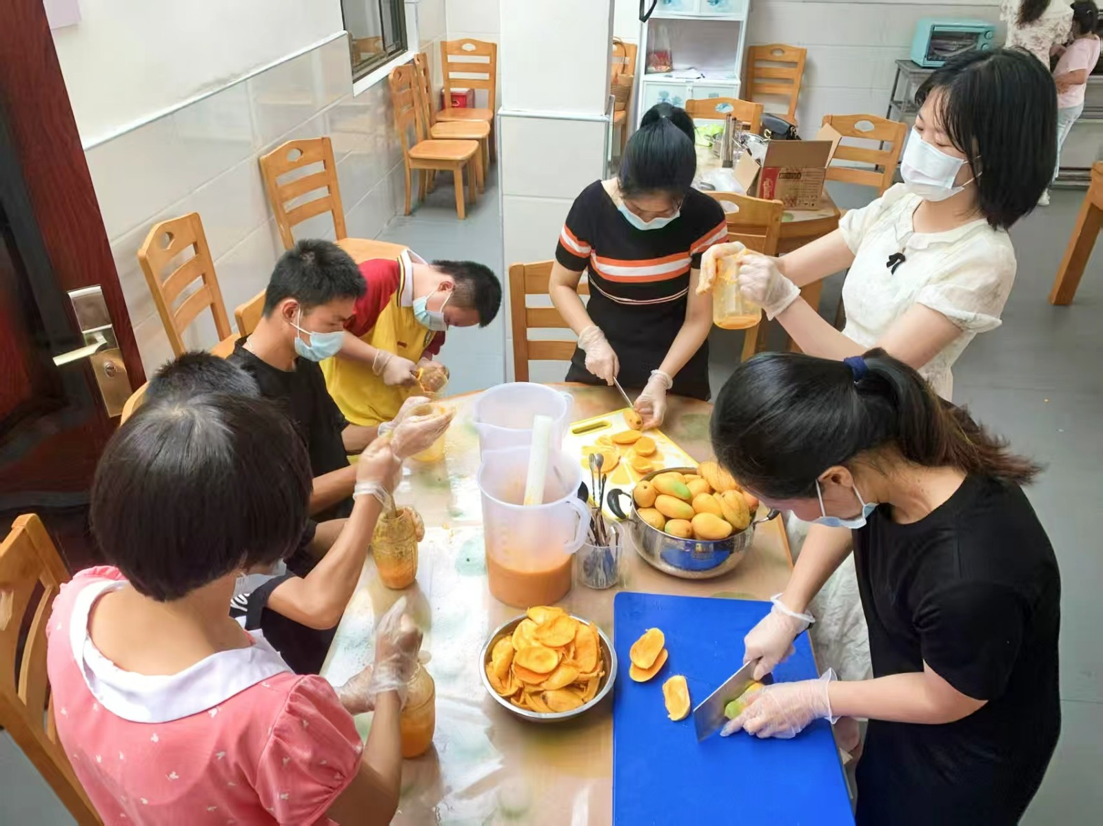 洞口縣特殊教育學(xué)校開(kāi)展春季學(xué)期勞動(dòng)成果展示