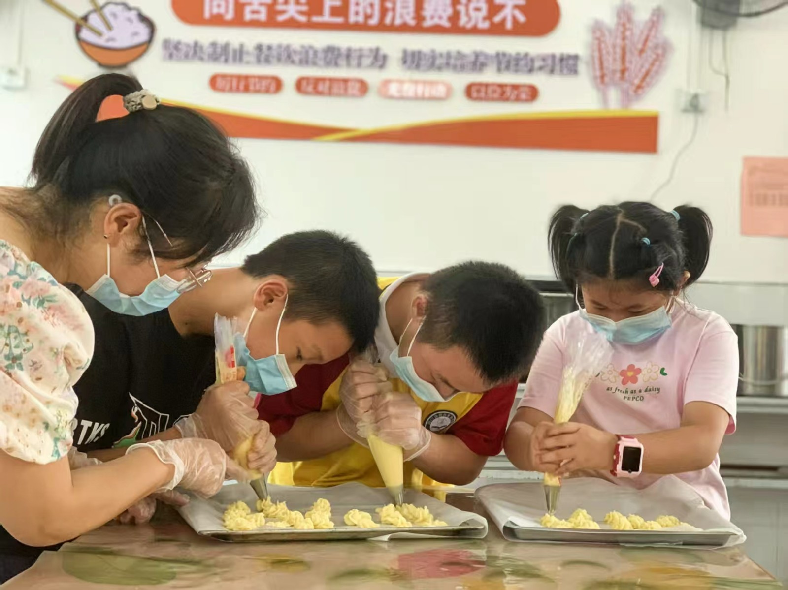 洞口縣特殊教育學(xué)校開(kāi)展春季學(xué)期勞動(dòng)成果展示