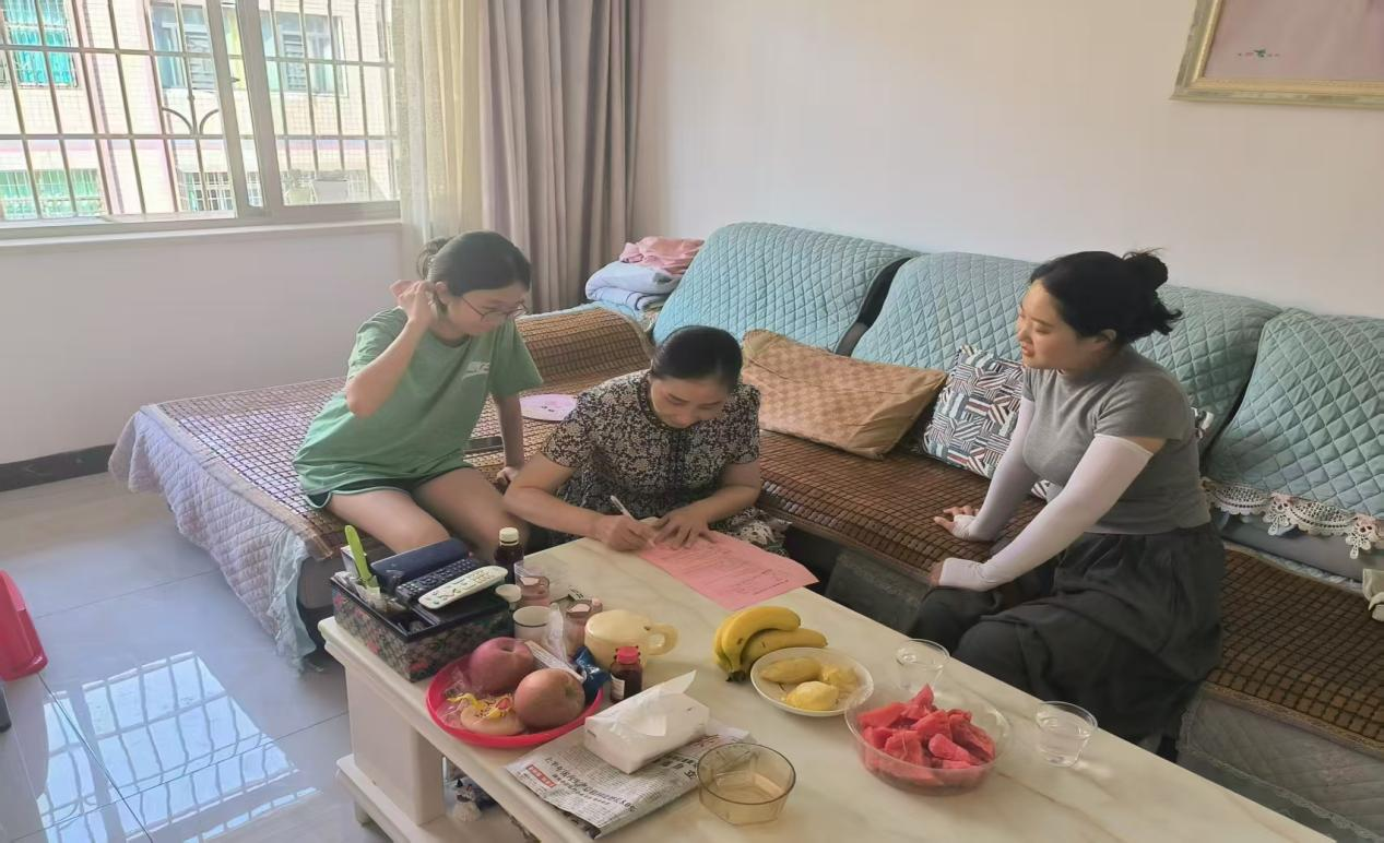 教師家訪暖人心，家校攜手防溺水