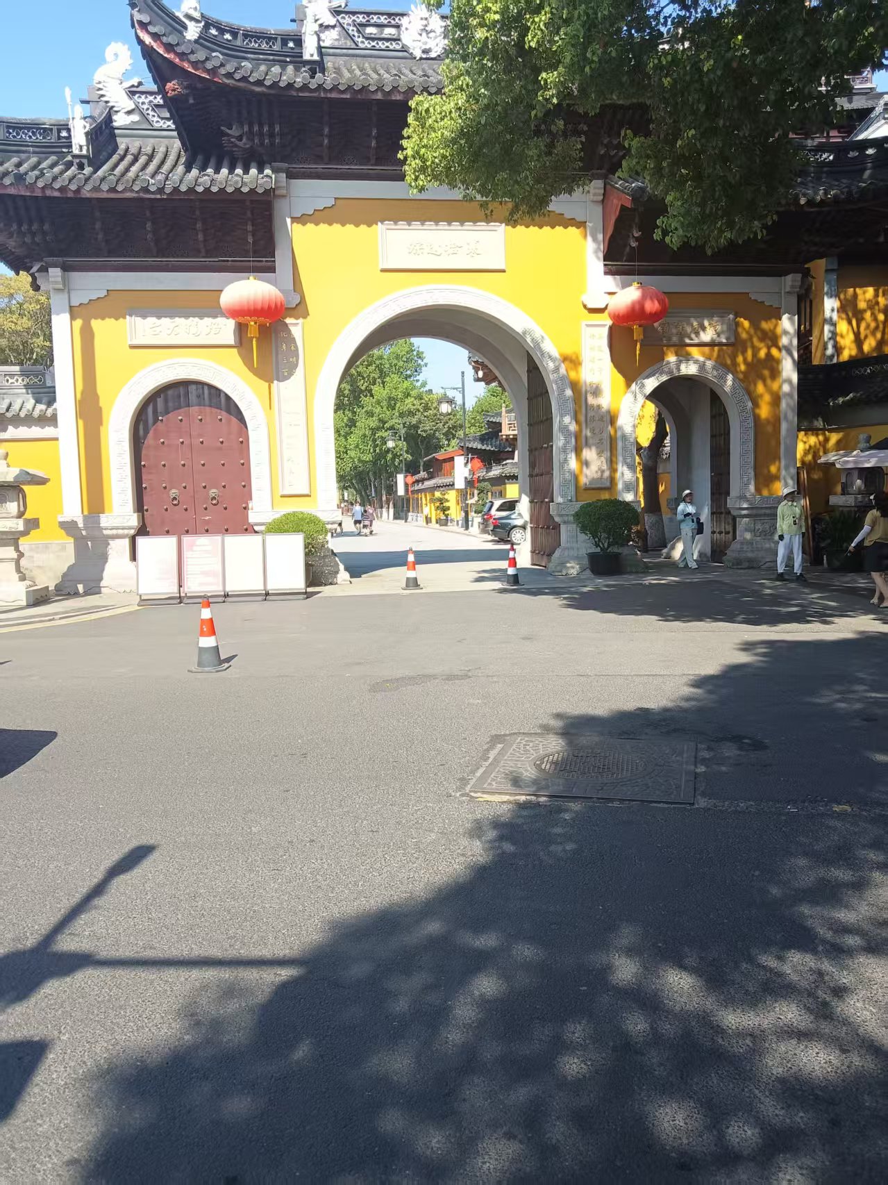 《游寒山寺感懷》