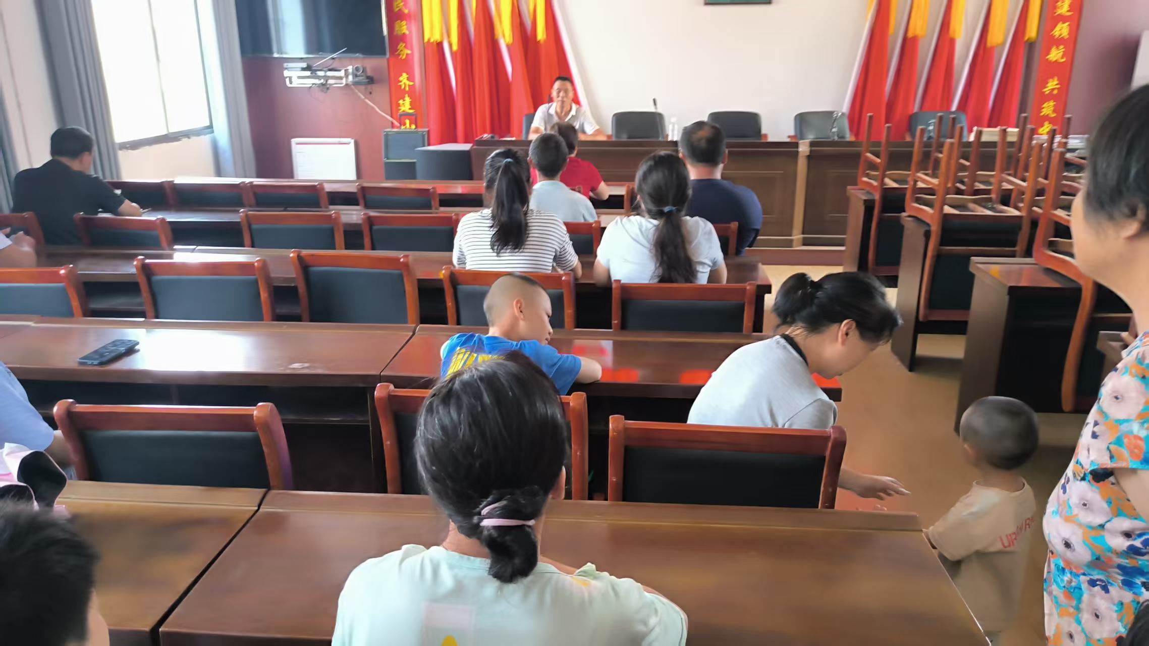 邵陽縣梽木山中學(xué)開展暑期安全再教育進(jìn)村