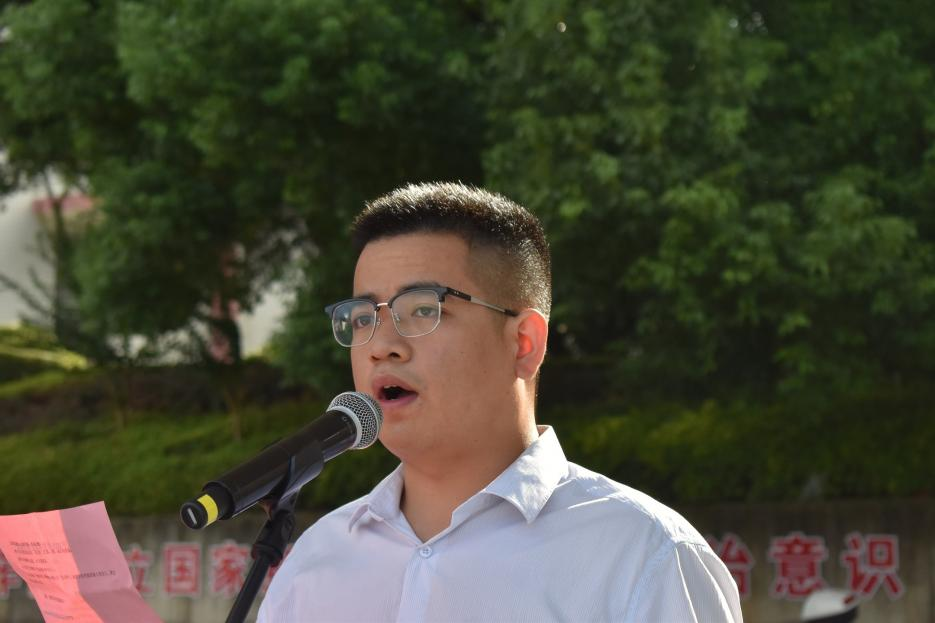 隆回二中舉行2025級高一新生軍訓(xùn)動員大會