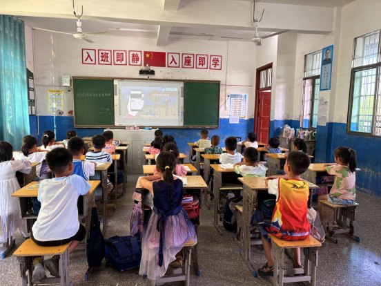 回龍寺鎮(zhèn)蓮山中心小學開展系列網(wǎng)絡(luò)安全宣傳活動