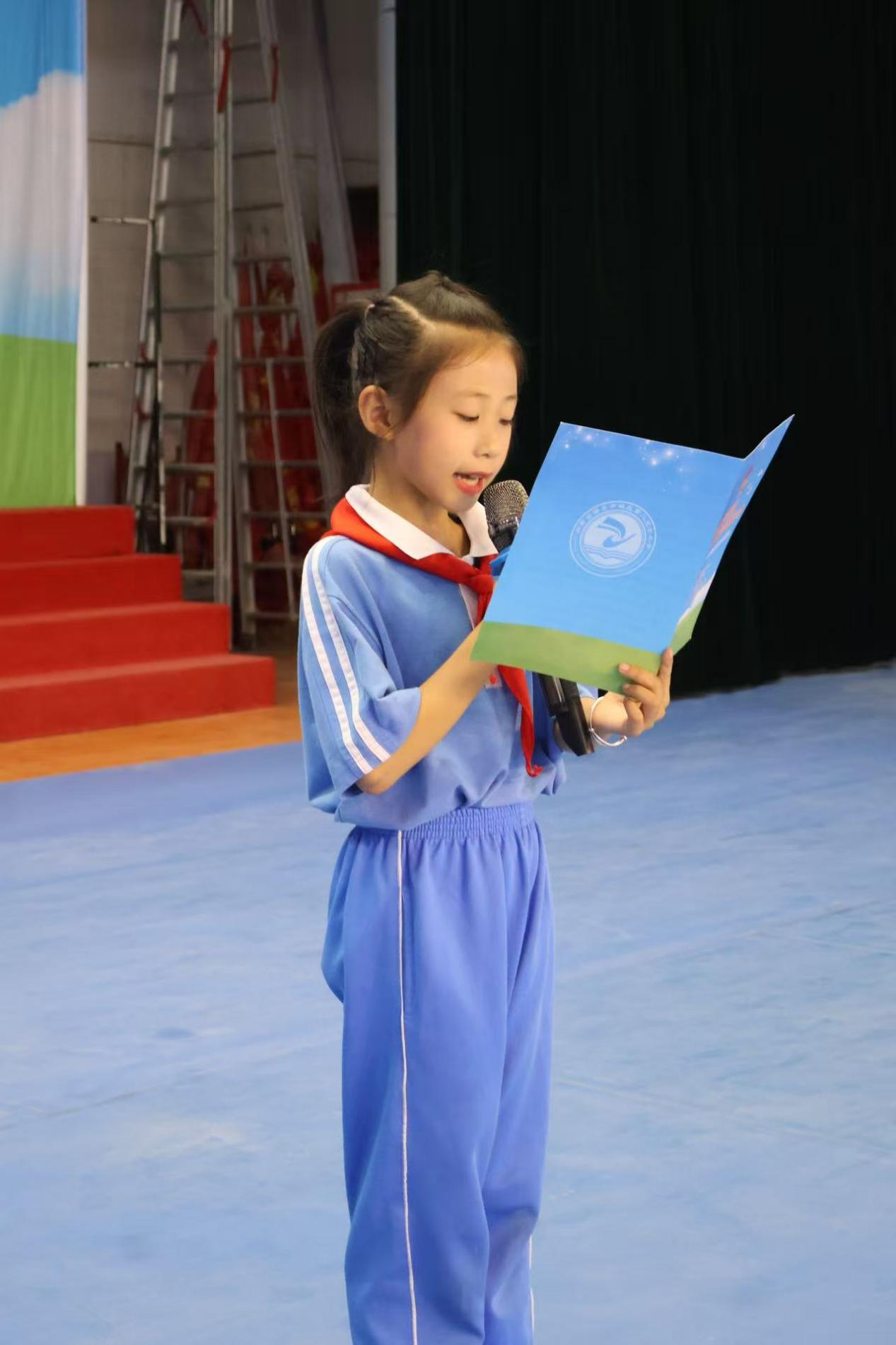 城區(qū)二小隆重舉行2025年少先隊(duì)建隊(duì)日暨新隊(duì)員入隊(duì)儀式：強(qiáng)國復(fù)興有我，爭當(dāng)新時(shí)代好少年